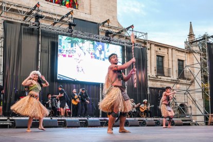 Imagen de la inauguración del festival en la plaza de San Juan.