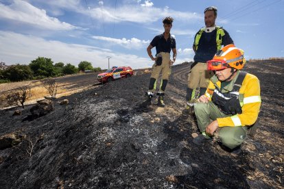 Imagen del incendio junto a la carretera de  Arcos.