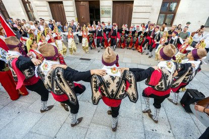 Desfile del Festival Internacional de Folclore 2026.