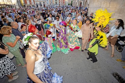 Desfile del Festival Internacional de Folclore 2026.