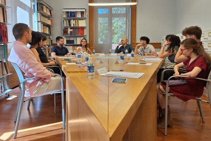 Los finalistas del certamen mantuvieran una charla con Óscar Esquivias y María Ángeles Álvarez.