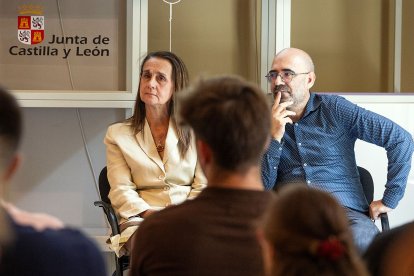 María Ángeles Álvarez y Óscar Esquivias acompañaron a los finalistas.