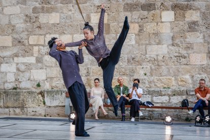 Creaciones coreográficas que han recorrido diferentes teatros europeos se disfrutaron a los pies de la Catedral de Burgos.