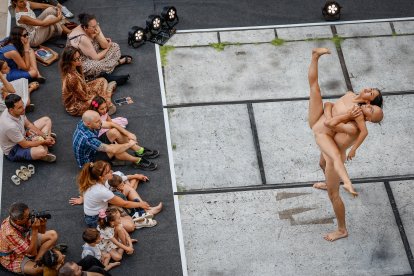 Creaciones coreográficas que han recorrido diferentes teatros europeos se disfrutaron a los pies de la Catedral de Burgos.