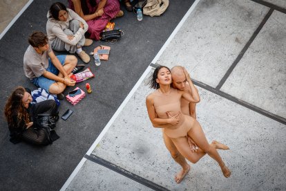 Creaciones coreográficas que han recorrido diferentes teatros europeos se disfrutaron a los pies de la Catedral de Burgos.