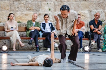 Creaciones coreográficas que han recorrido diferentes teatros europeos se disfrutaron a los pies de la Catedral de Burgos.
