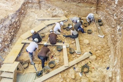 Trabajo del equipo de 12 científicos de diversas disciplinas y tres generaciones que tratan de descubrir los secretos de Homo antecessor.