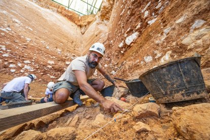 Trabajo del equipo de 12 científicos de diversas disciplinas y tres generaciones que tratan de descubrir los secretos de Homo antecessor.
