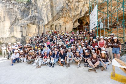Foto de familia de los participantes en la campaña de excavaciones de 2026.