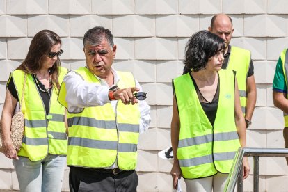 Un momento de la visita a la depuradora de Burgos para conocer los detalles del tanque de tormentas.
