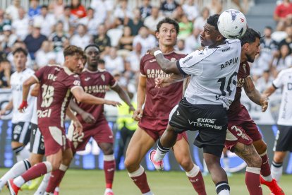 Imagen del partido entre el Burgos CF y el Córdoba.