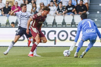 Imagen del partido entre el Burgos CF y el Córdoba.