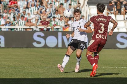Imagen del partido entre el Burgos CF y el Córdoba.