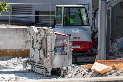 Imagen de los alrededores del HUBU y las obras del tercer búnker de radiología.