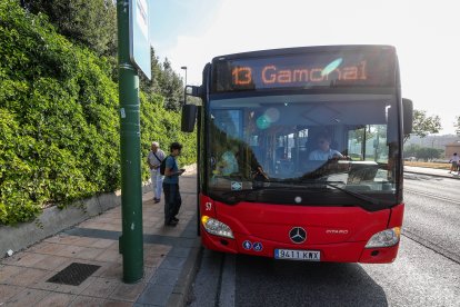 Nueva parada en la acera del lado del HUBU en Islas Baleares.