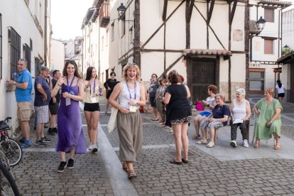 Covarrubias une a tres generaciones en una creación artística de +FIMUC
