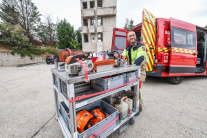Uno de los 13 contenedores de equipamiento por tipo de intervención que tiene Bomberos y que podrá incorporarse al vehículo de manera rápida y eficaz.