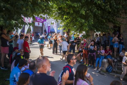 El público mirando atentamente la carrera