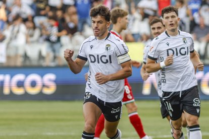 Imagen del partido entre el Burgos CF y la Real Sociedad B.
