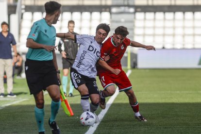Imagen del partido entre el Burgos CF y la Real Sociedad B.