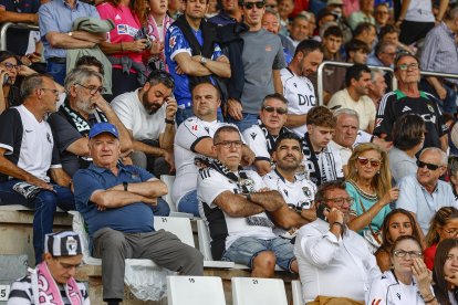Imagen del partido entre el Burgos CF y la Real Sociedad B.