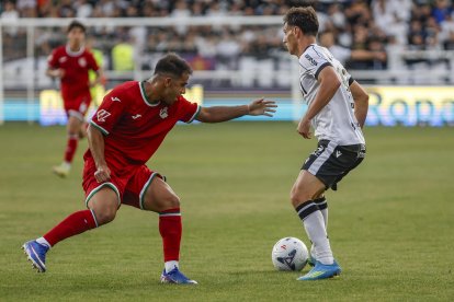 Imagen del partido entre el Burgos CF y la Real Sociedad B.
