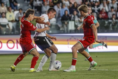 Imagen del partido entre el Burgos CF y la Real Sociedad B.