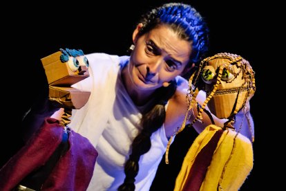 La compañía portuguesa Rodopio D’Ideias durante la representación de «El Fado de Ulises», galardonado con el premio al Mejor Espectáculo Infantil-Familiar en la Feria de Teatro de Castilla y León.
