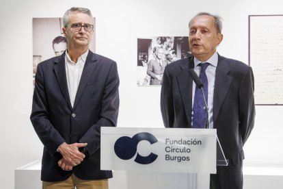 Emilio de Domingo, de Fundación Círculo, y Germán Delibes, hijo del escritor vallisoletano.