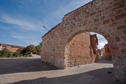 Imagen de uno de los arcos de la antigua muralla.