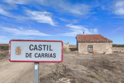 Cartel de entrada a Castil de Carrias.