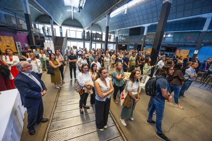 Asistieron representantes de empresas y colectivos sociales implicados.