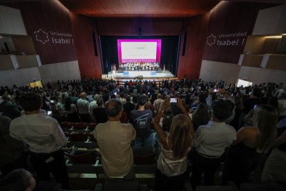 Graduación de la novena promoción de la Universidad Isabel I.