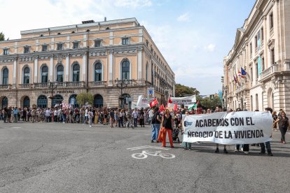 Así discurrió la manifestación por la vivienda en apoyo a Maricarmen en Burgos.