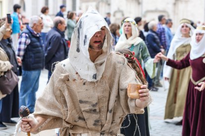 Instante del desfile y del pregón de la Semana Cidiana 2026.