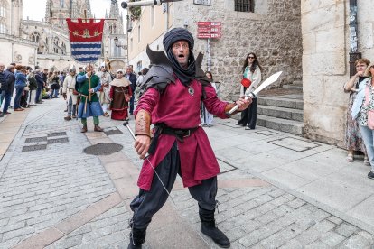 Instante del desfile y del pregón de la Semana Cidiana 2026.
