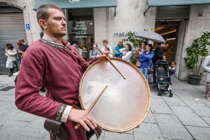 Instante del desfile y del pregón de la Semana Cidiana 2026.