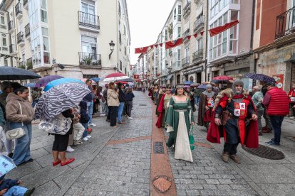 Instante del desfile y del pregón de la Semana Cidiana 2026.