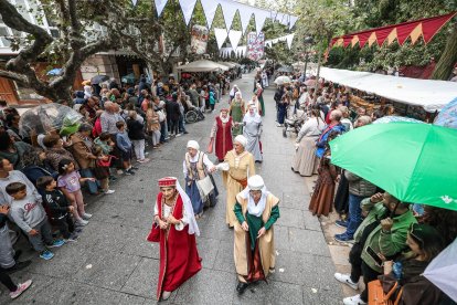 Instante del desfile y del pregón de la Semana Cidiana 2026.