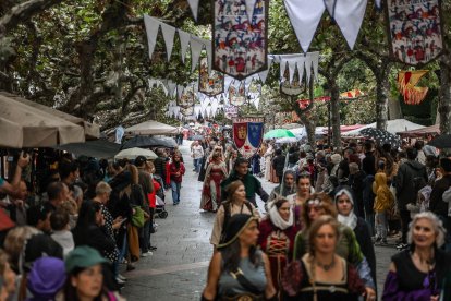 Instante del desfile y del pregón de la Semana Cidiana 2026.