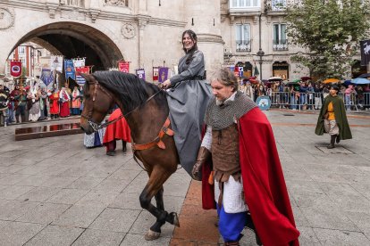 Instante del desfile y del pregón de la Semana Cidiana 2026.