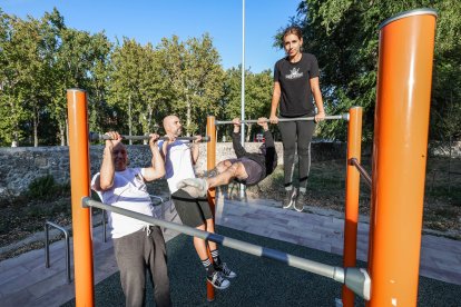 Miembros del club Campeadores entrenan en el Parral.