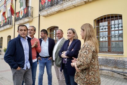 La vicepresidenta segunda, Isabel Blanco, asiste a la Feria del Vino de la 36 edición de la Fiesta de la Vendimia D.O. Rueda.