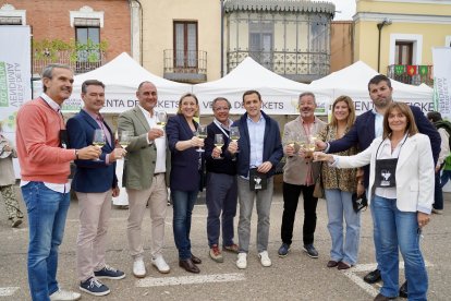 La vicepresidenta segunda, Isabel Blanco, asiste a la Feria del Vino de la 36 edición de la Fiesta de la Vendimia D.O. Rueda.