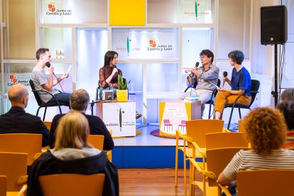 Alfonso Gutiérrez, Lara Martínez, Álvaro Manso y Diana García Bartolomé, en el Palacio de la Isla.