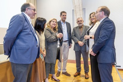Autoridades de todas las administraciones acompañaron a la entidad en su celebración.
