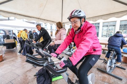 Instante de la VIII edición de Pedalea, que quiere dar visibilidad a la espondilitis anquilosante.