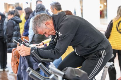 Instante de la VIII edición de Pedalea, que quiere dar visibilidad a la espondilitis anquilosante.