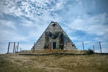 La Pirámide de los Italianos, en el puerto del Escudo, es BIC desde 2024.