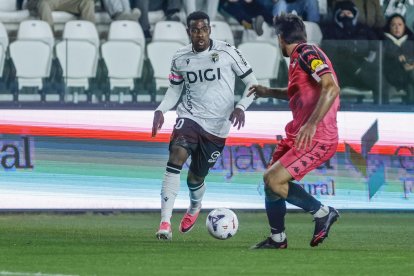 Imagen del partido entre el Burgos CF y el Sabadell.